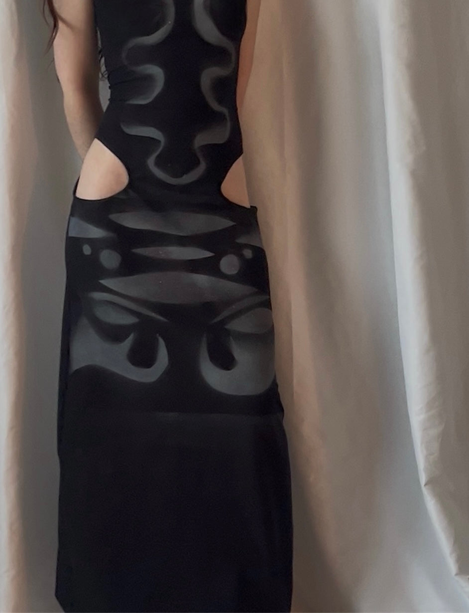 Robe longue découpes hanches peinture tribale