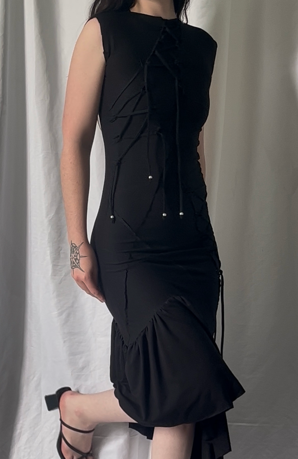 Robe longue découpes corset