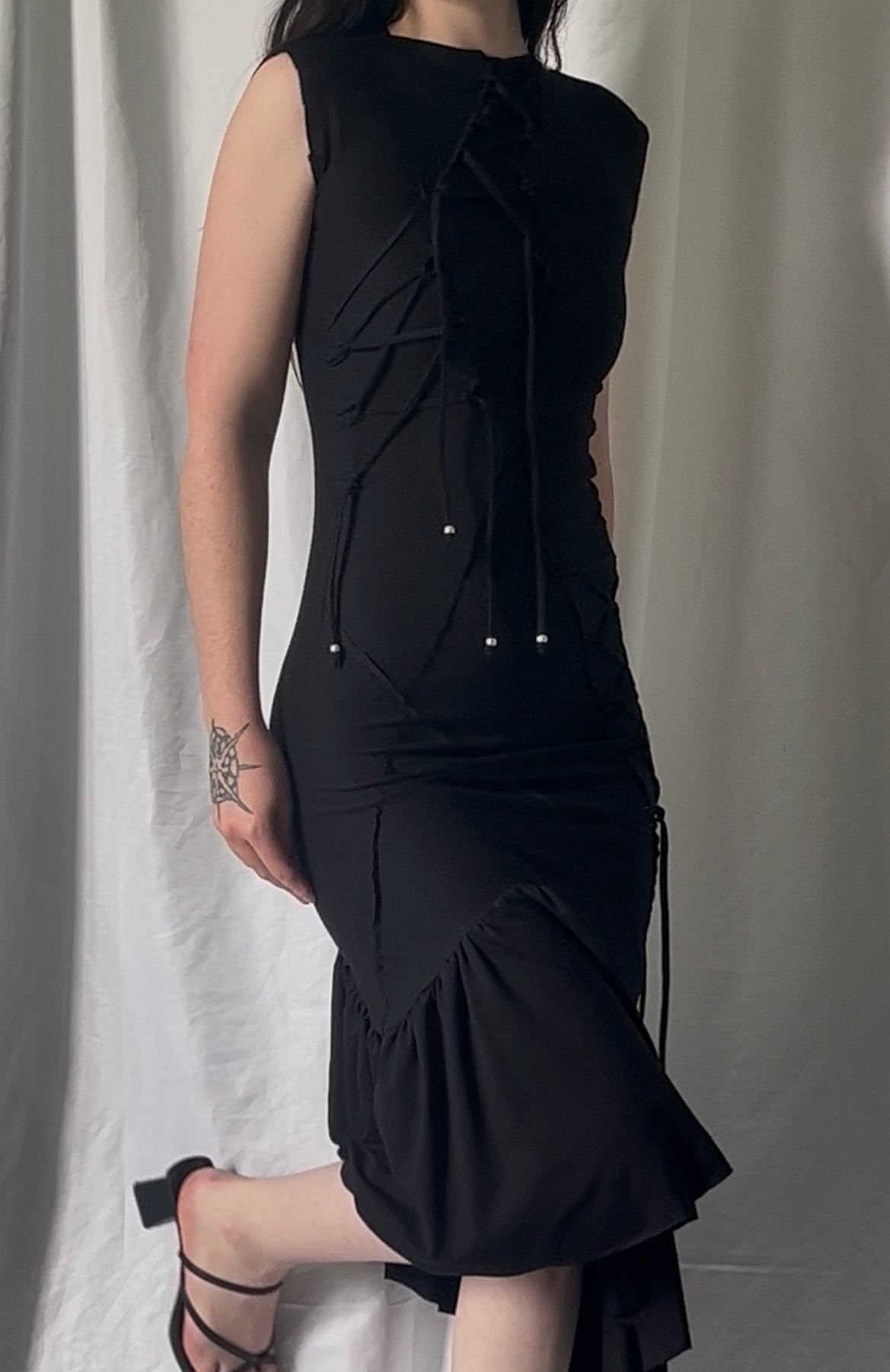 Robe longue découpes corset
