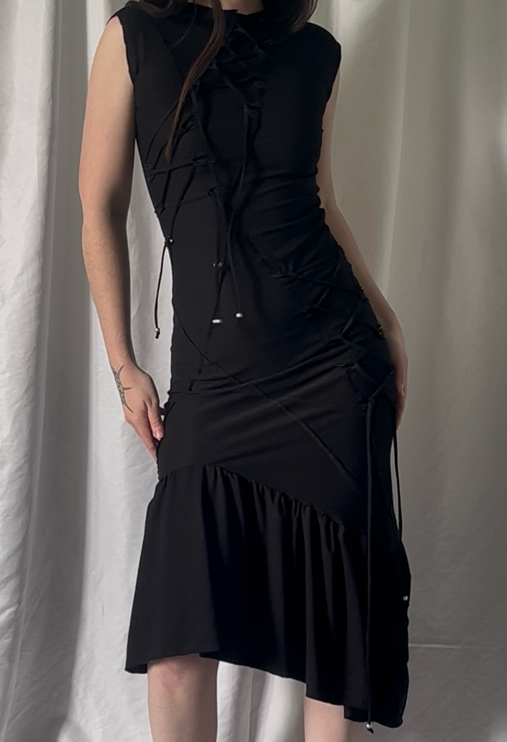 Robe longue découpes corset
