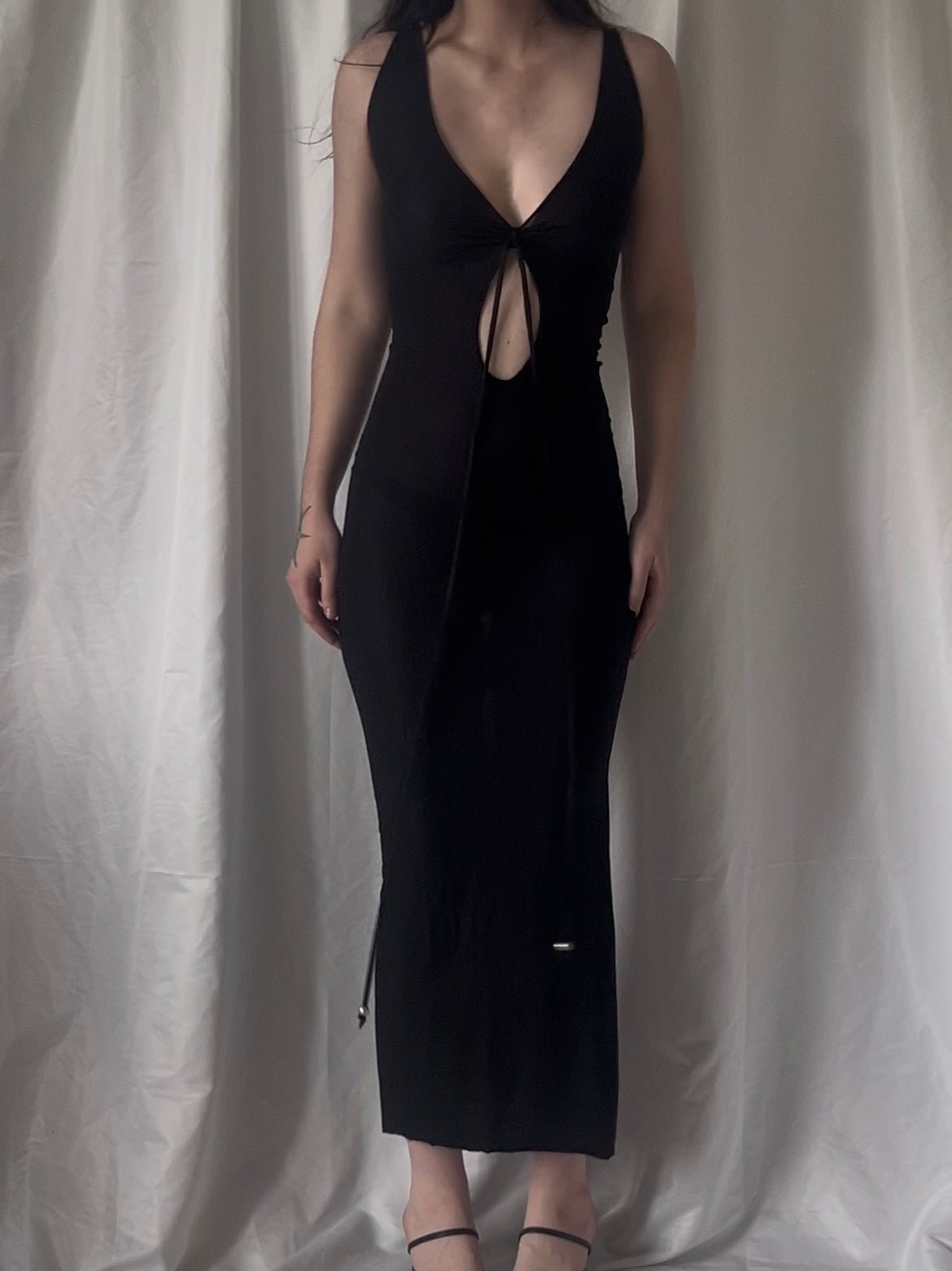 Robe longue col V froncé