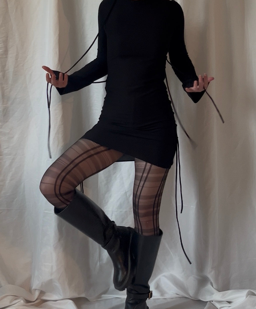 Robe courte à nœuds