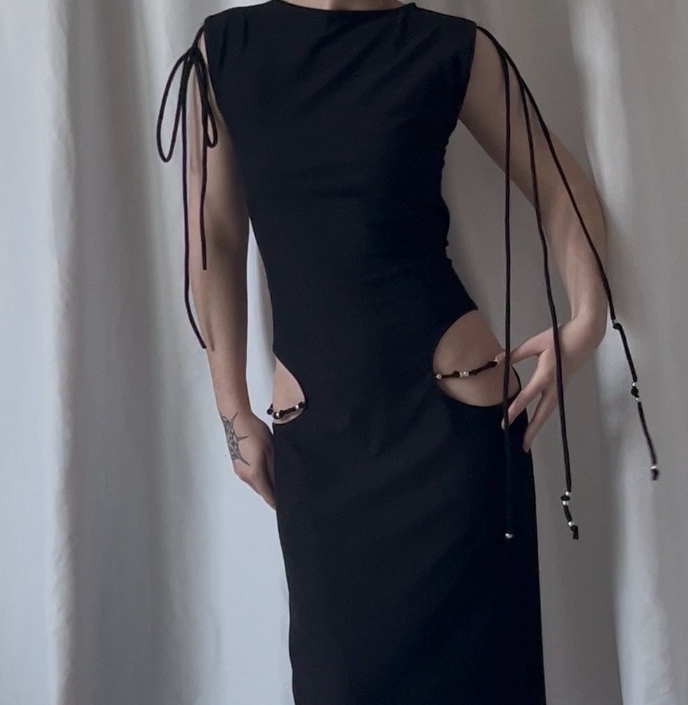 Robe longue sans manches découpe hanches - Hover