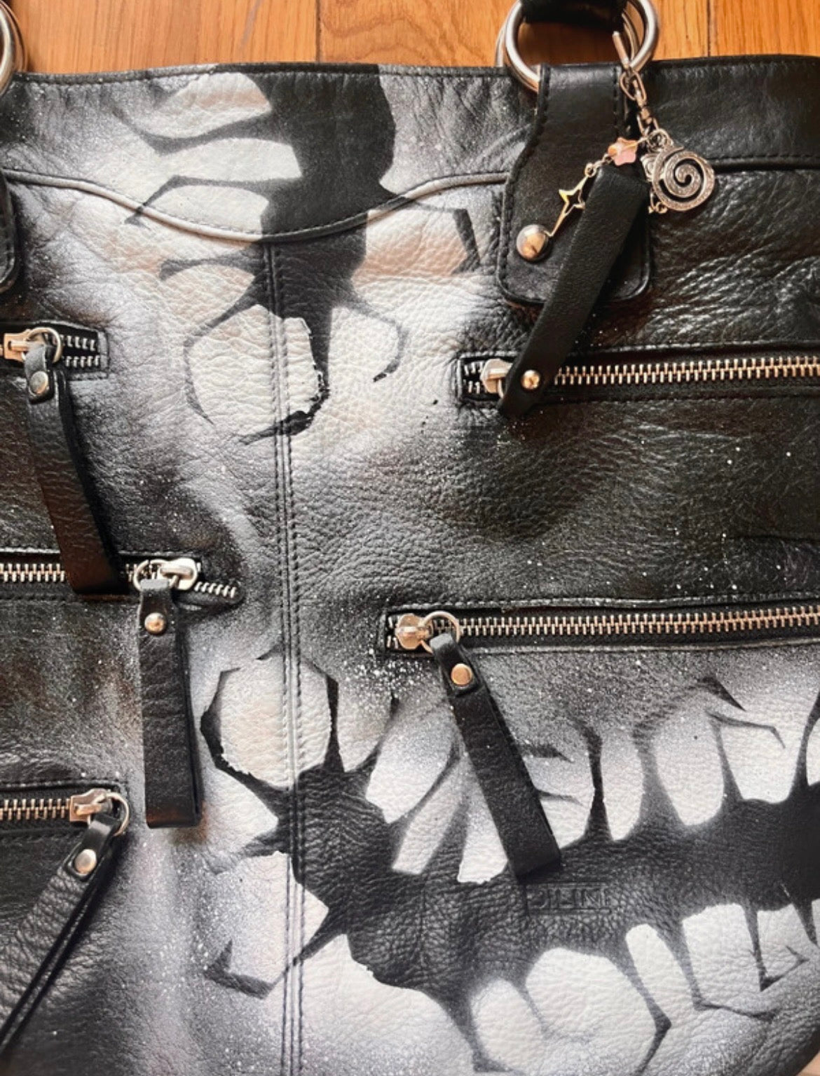 Sac à main vintage zip-up customisé