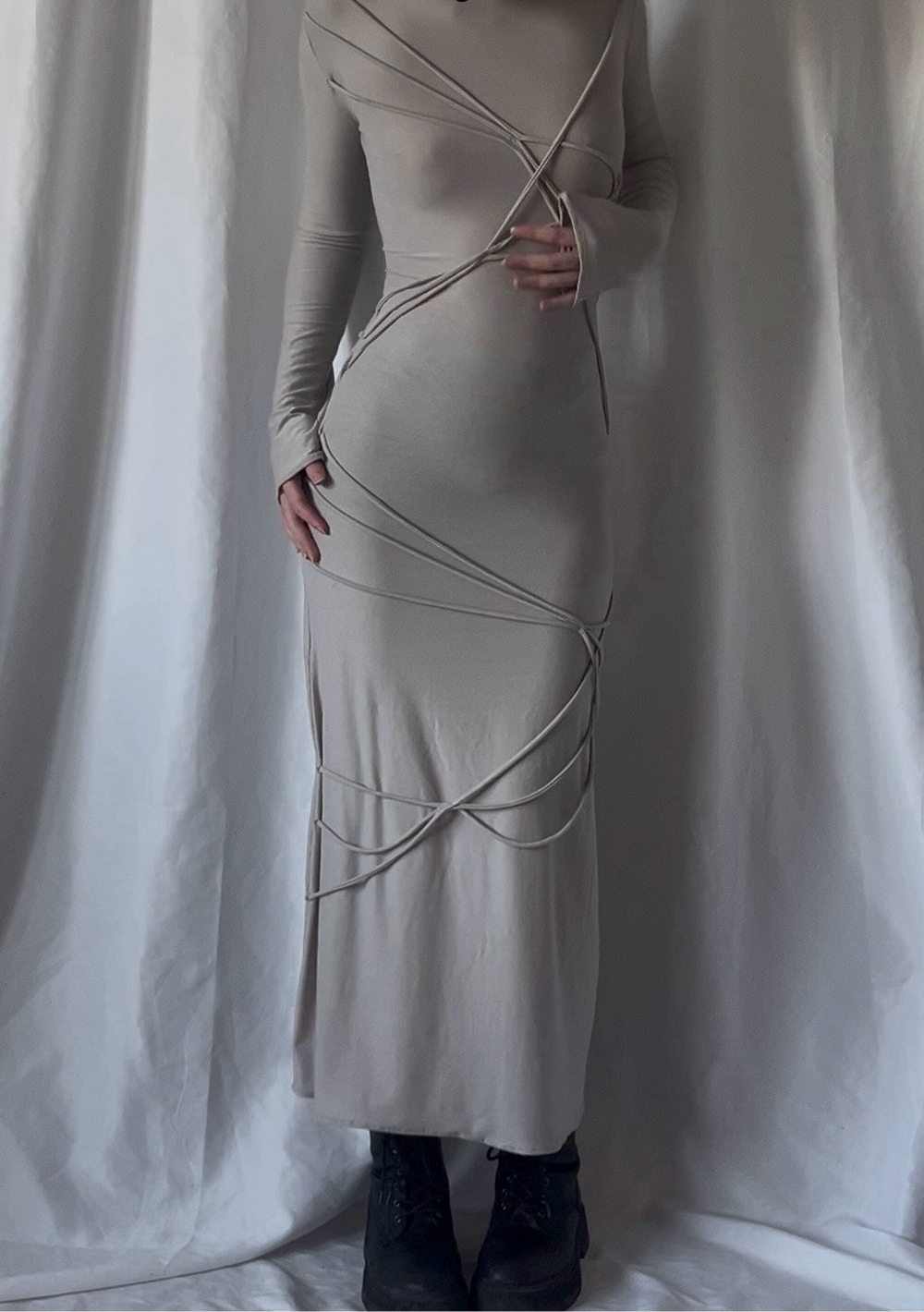 Robe à cordons noués - Hover