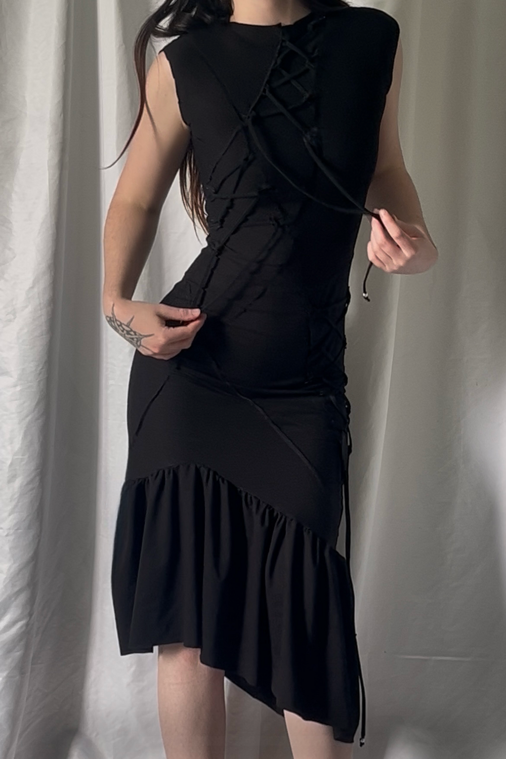 Robe longue découpes corset