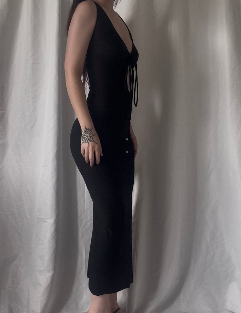 Robe longue col V froncé