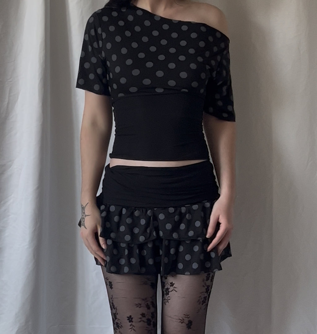 T-shirt manche off-shoulder bi-couleur