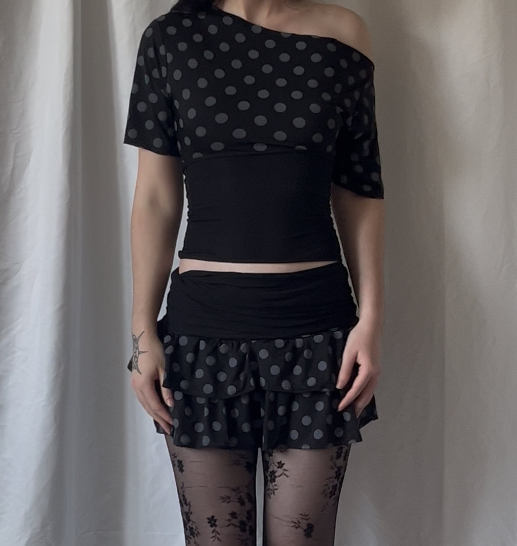 T-shirt manche off-shoulder bi-couleur