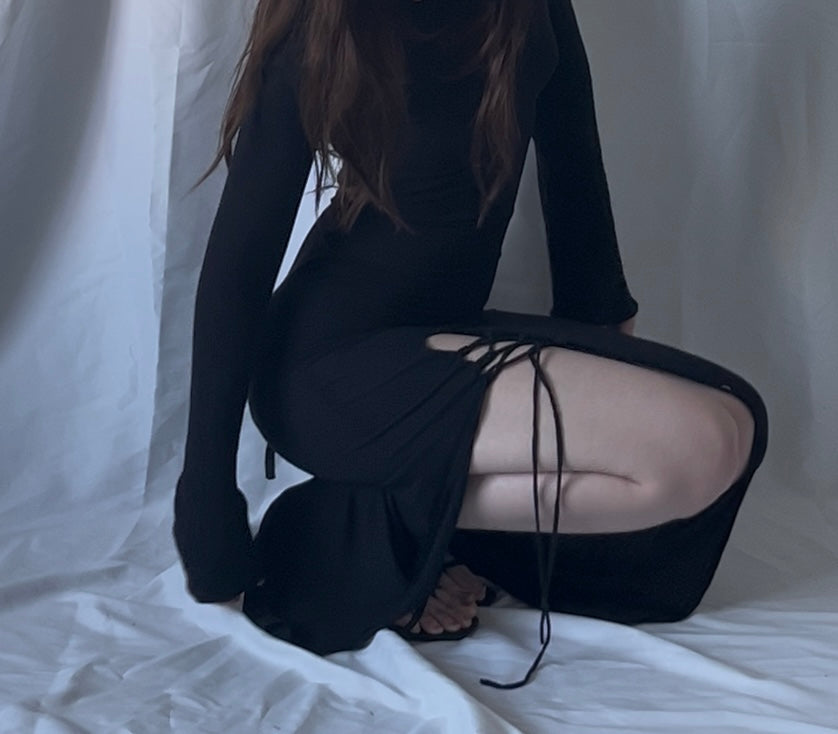 Robe fendue à la cuisse