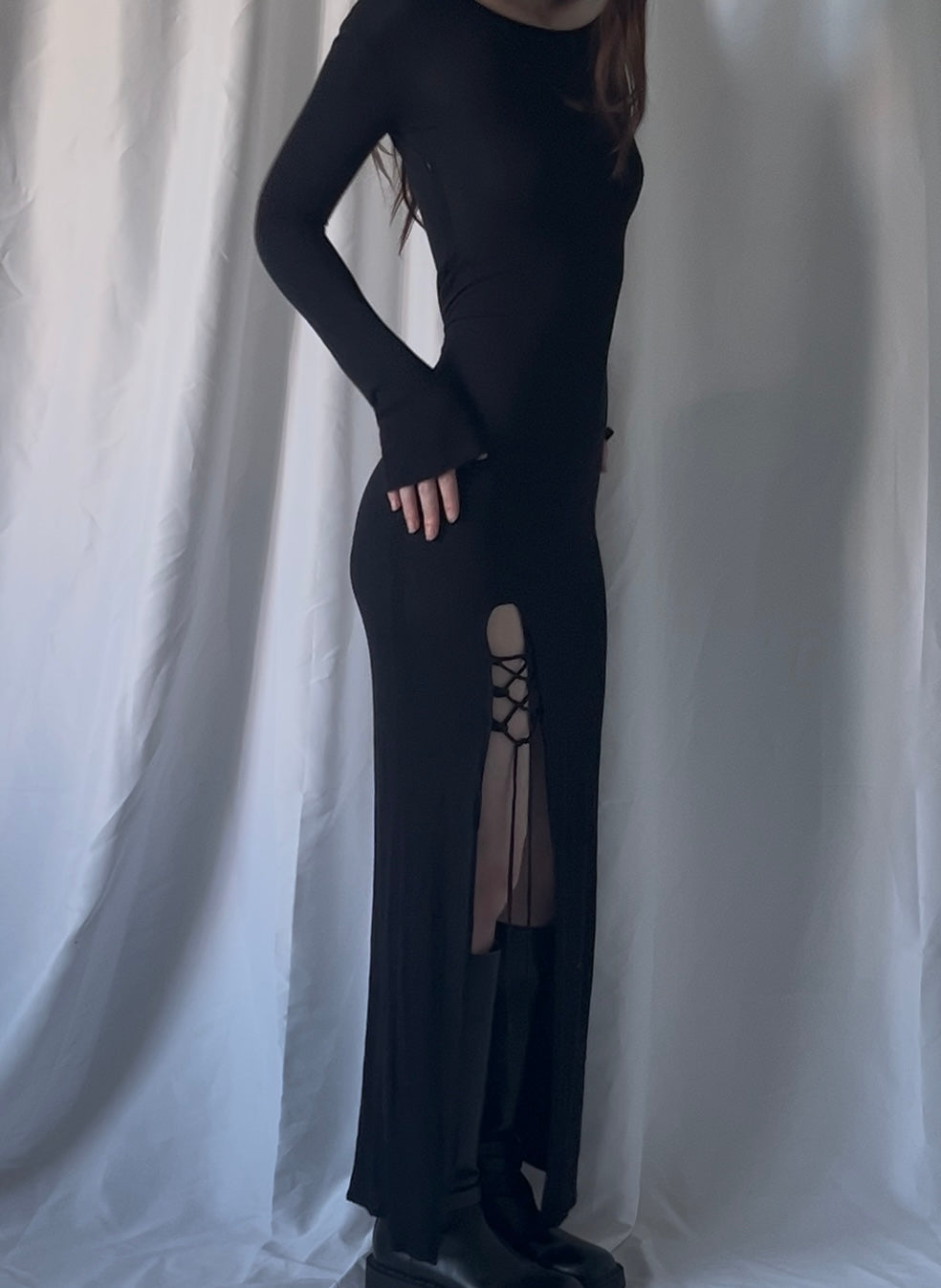 Robe fendue à la cuisse