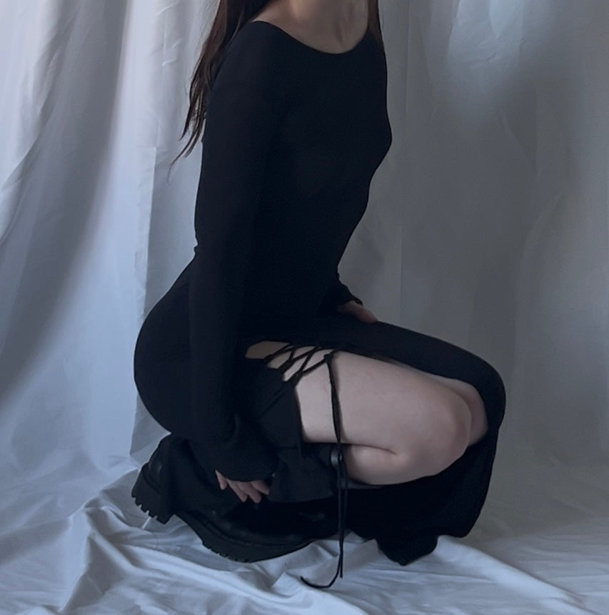 Robe fendue à la cuisse - Hover